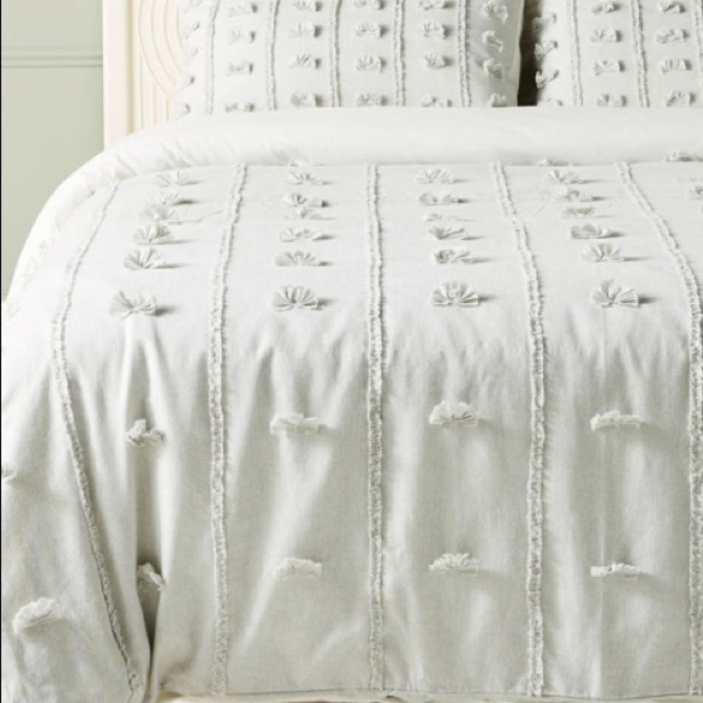 Anthropologie White Textured Floral Tufted Duvet Cover